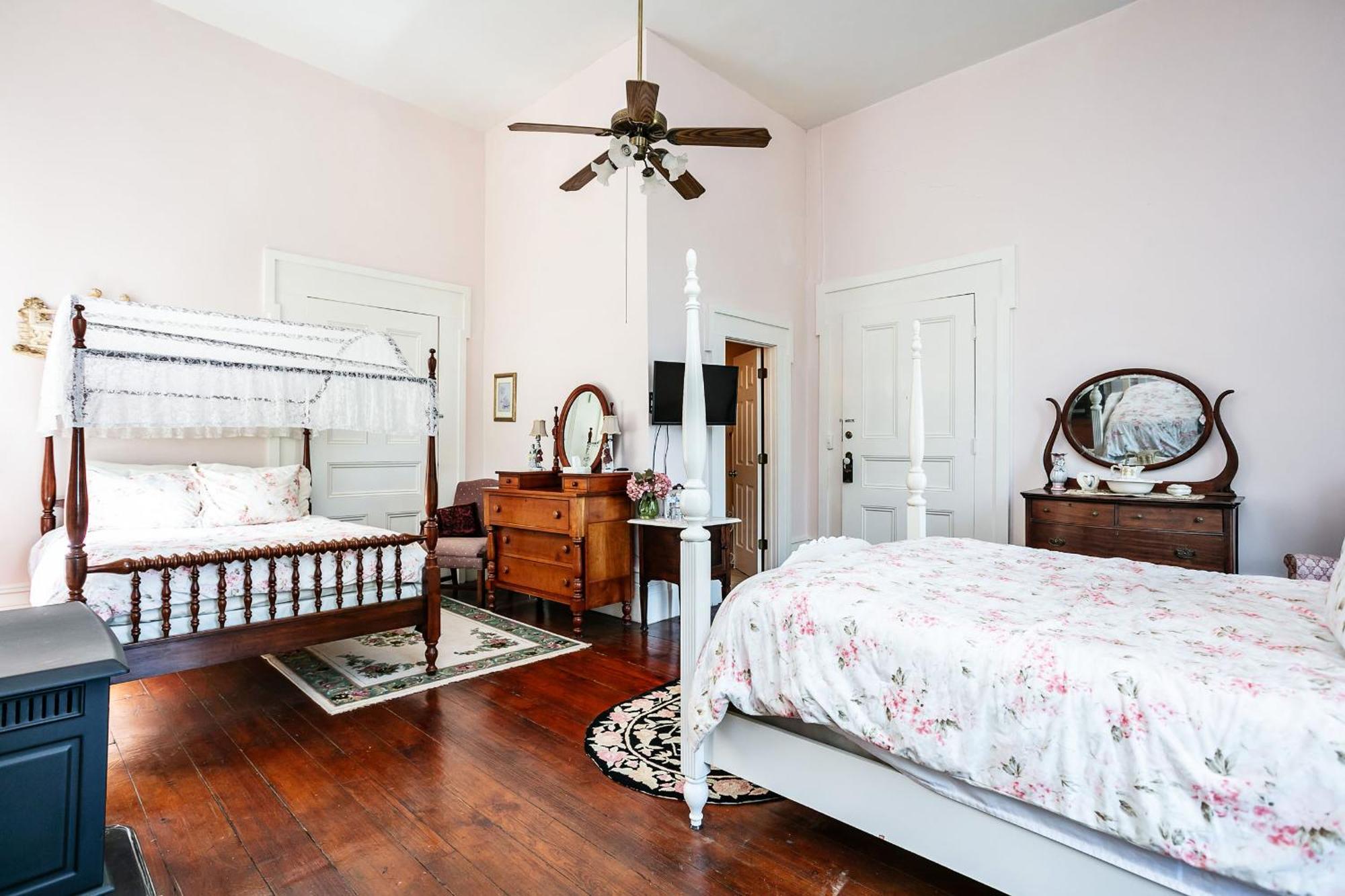 Maple Hill Manor Bed & Breakfast Springfield Esterno foto